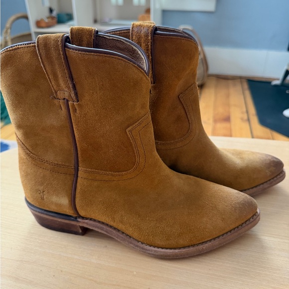 Frye Shoes - nwot Frye Suede Ankle Bootie never worn 8.5